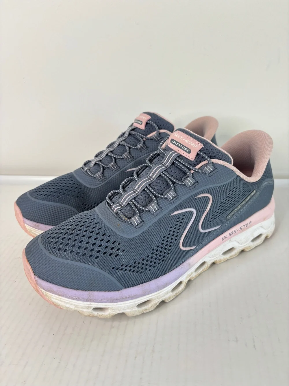 Skechers Womens Shoe Size 9.5 Slip Ins Gray Pink Glide Step Memory Foam Sneakers